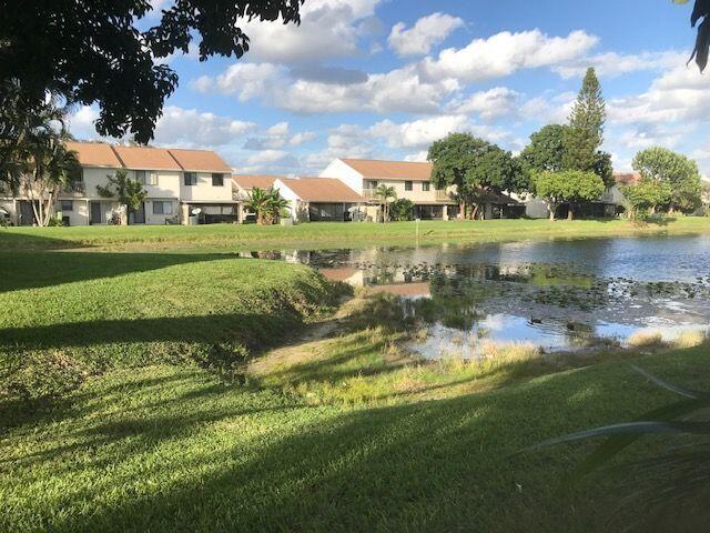 3405 Poolside Dr in Greenacres, FL - Foto de edificio - Building Photo