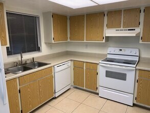 7380 Albany Rd, Unit 7380 in Ft. Myers, FL - Building Photo - Building Photo