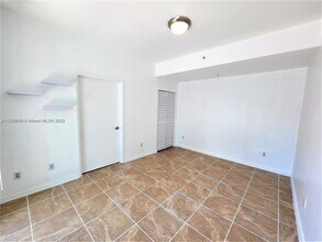 300 S Biscayne Blvd, Unit T-1611 in Miami, FL - Building Photo - Building Photo