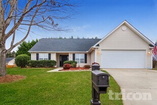 285 Stone Meadow Ct in Kernersville, NC - Building Photo