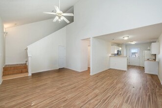 1000 Airport Rd in Destin, FL - Building Photo - Building Photo