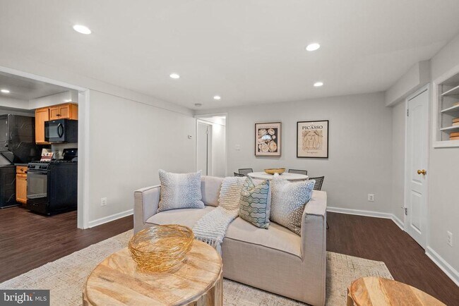 1700 Dewitt Ave in Alexandria, VA - Building Photo - Building Photo