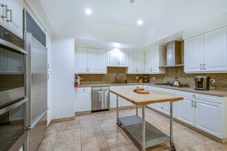 701 Ocean Ave, Unit 306 in Santa Monica, CA - Foto de edificio - Building Photo