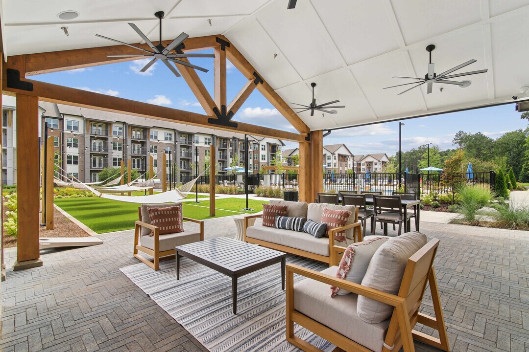 RENDER Turner Lake by Crescent Communities in Covington, GA - Foto de edificio