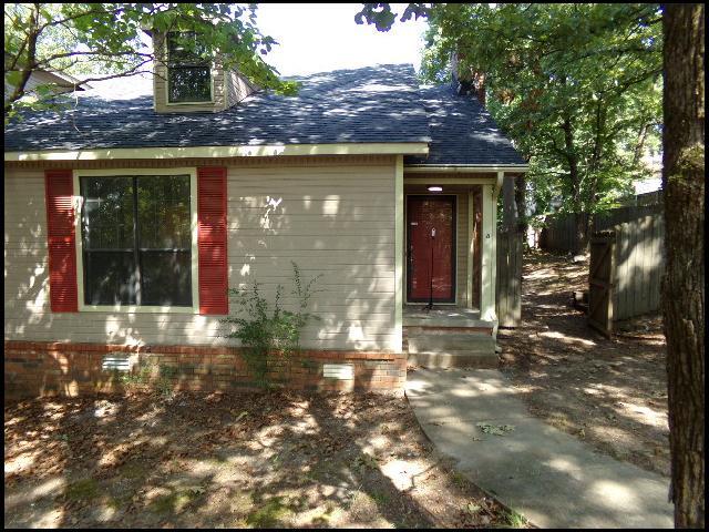 8 Woodlore Cir in Little Rock, AR - Foto de edificio - Building Photo