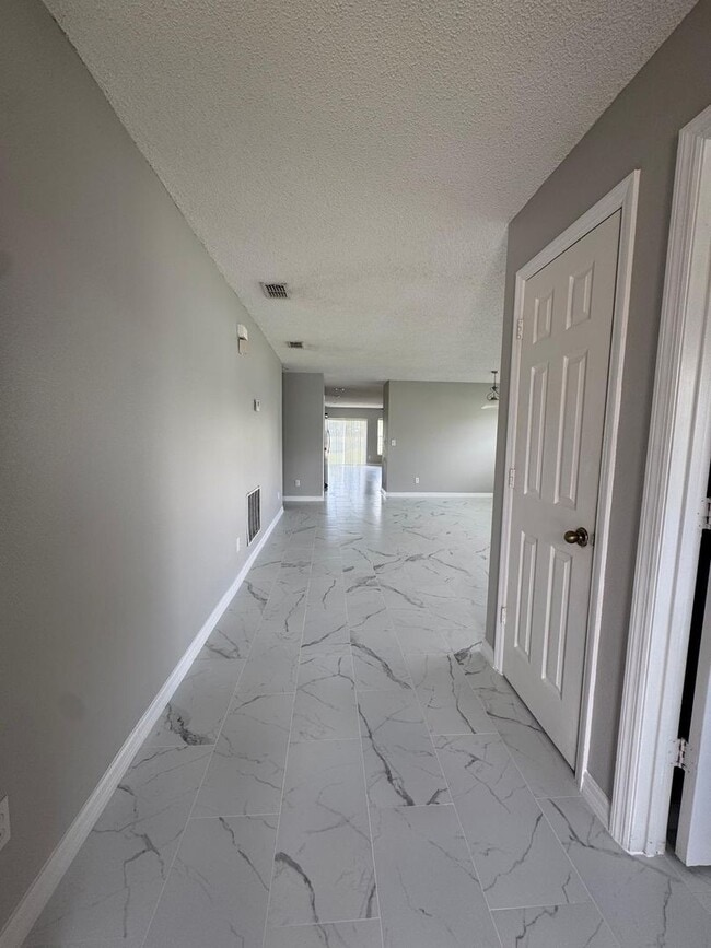 714 Crystal Bay Ln in Orlando, FL - Building Photo - Building Photo