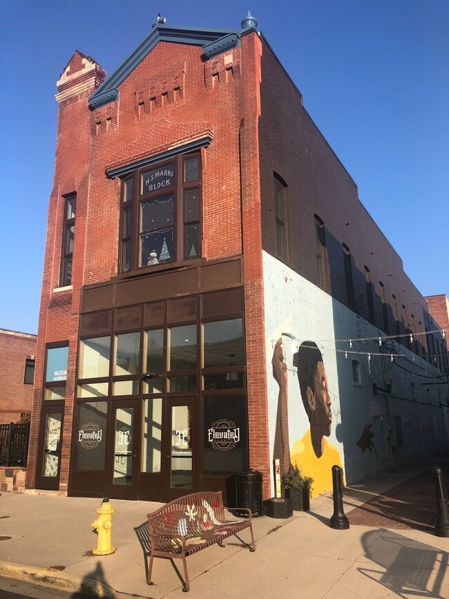 123 E 3rd St, Unit 202