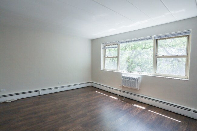 7301 N Ridge Blvd in Chicago, IL - Building Photo - Building Photo
