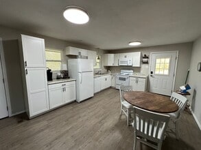 132 N Market St in Dover, AR - Building Photo - Building Photo