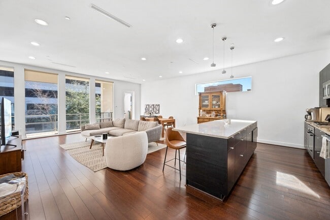 3302 Lake St in Houston, TX - Building Photo - Building Photo