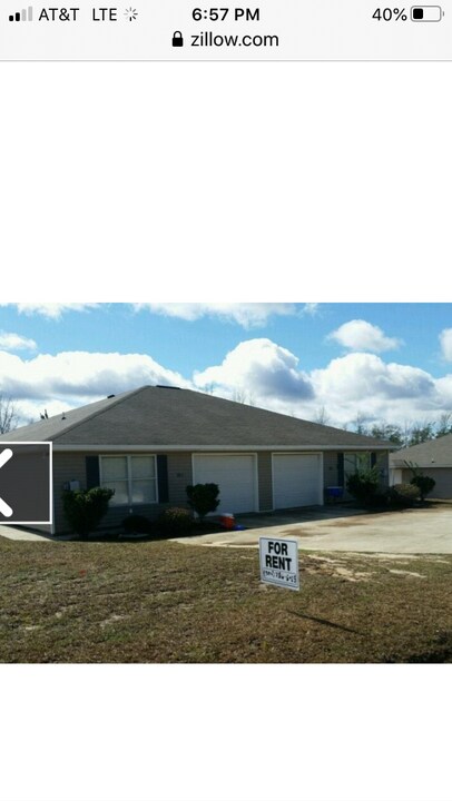 118 Beaver Dam Rd in McHenry, MS - Foto de edificio