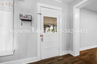 255 W Lawson St in Fayetteville, AR - Building Photo - Building Photo