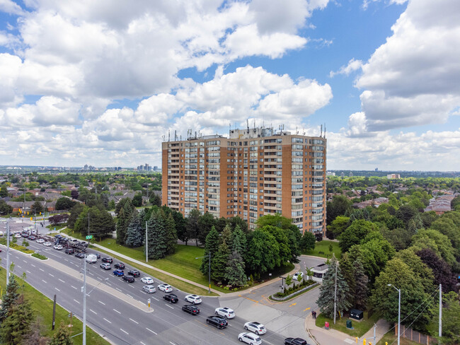 Forest Hills North in Vaughan, ON - Building Photo - Building Photo