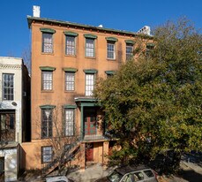 701-703 Barnard St in Savannah, GA - Building Photo