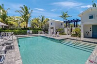 13082 Pembroke Dr in Naples, FL - Foto de edificio - Building Photo