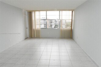 1300 St Charles Pl in Pembroke Pines, FL - Building Photo - Building Photo