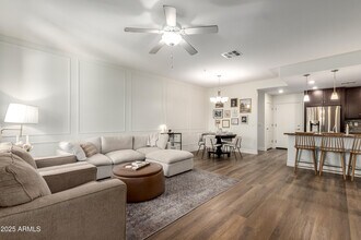 2821 S Skyline Dr in Mesa, AZ - Building Photo - Building Photo