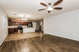 8822 W Pioneer St in Tolleson, AZ - Building Photo - Building Photo