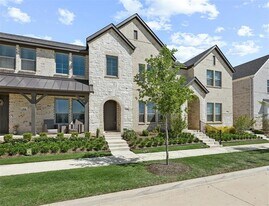 320 Parkside Dr in Argyle, TX - Building Photo