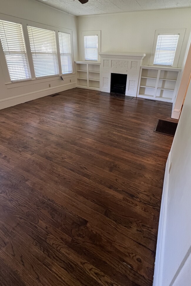 property at 1528 W Missouri Ave
