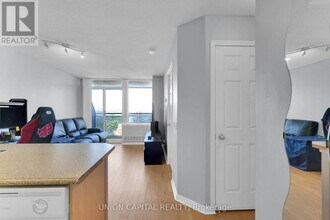 155 Beecroft Rd in Toronto, ON - Building Photo - Building Photo