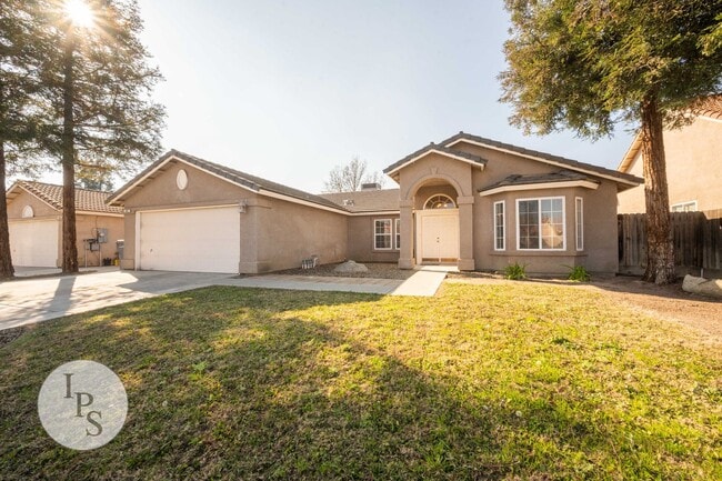 443 S Almond Ave in Kerman, CA - Building Photo - Building Photo