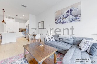 800 Embassy Dr in Austin, TX - Building Photo - Building Photo