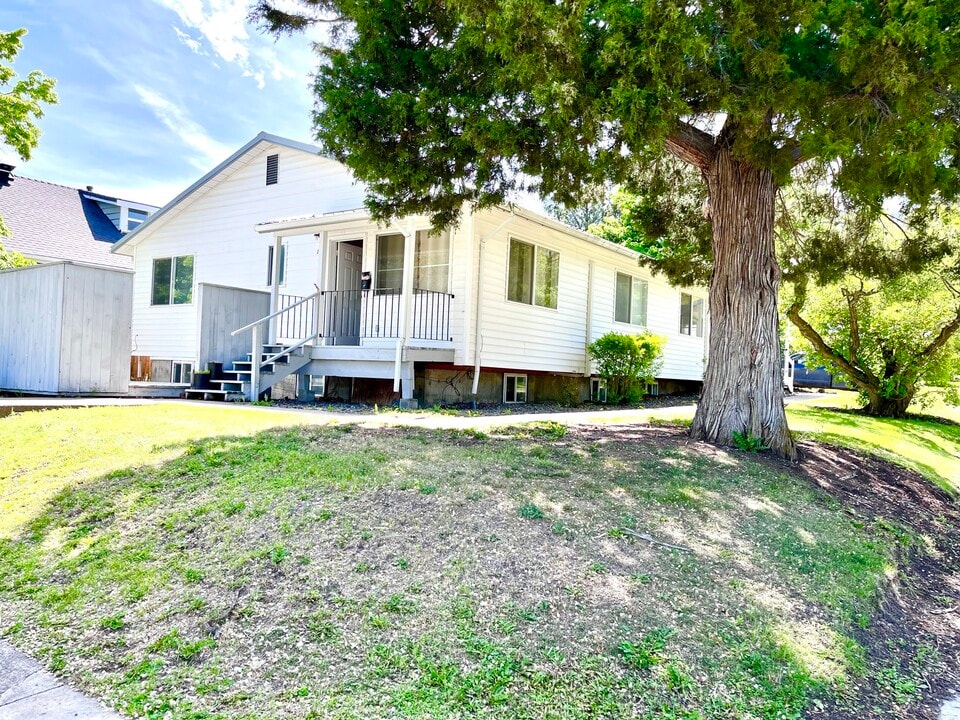 706 M Ave in La Grande, OR - Building Photo