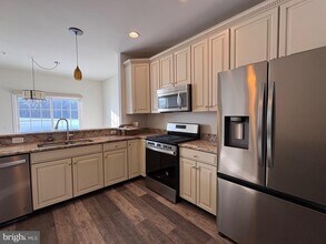 142 Sills Ln in Downingtown, PA - Building Photo - Building Photo