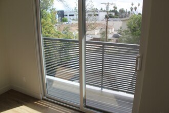 14539 Weddington St in Los Angeles, CA - Building Photo - Building Photo