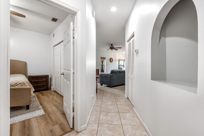 12582 Shoreline Dr in Wellington, FL - Building Photo - Building Photo