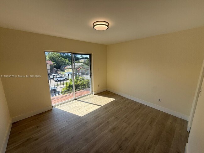 1933 SW 7th St in Miami, FL - Building Photo - Building Photo