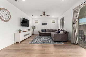 10956 E Thunderbolt Ave in Mesa, AZ - Building Photo - Building Photo