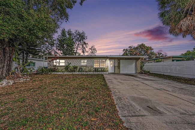 4727 Eldorado Dr in Tampa, FL - Building Photo - Building Photo