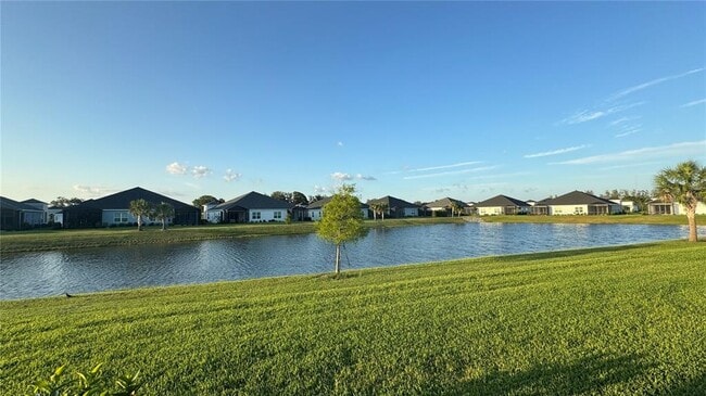 14608 Barefoot Ln in Parrish, FL - Building Photo - Building Photo