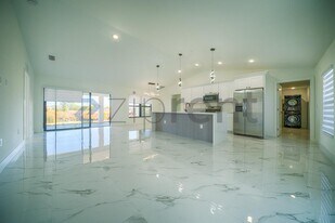 4117 NE 16th Ave in Cape Coral, FL - Building Photo