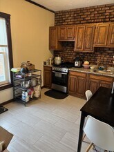 26 Jefferson St, Unit 2 in Newton, MA - Building Photo - Building Photo