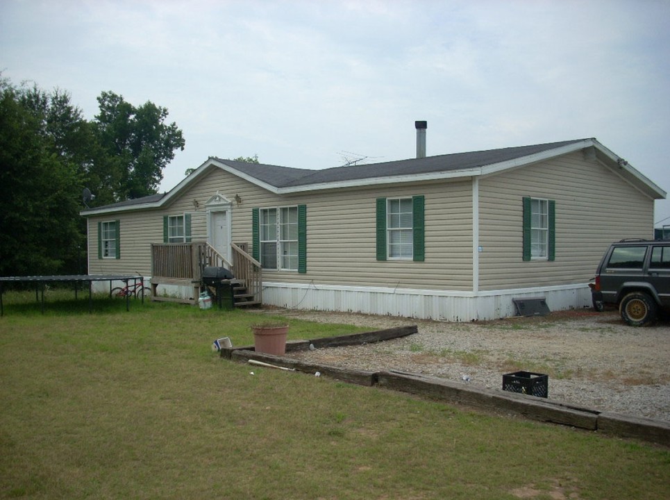 1904 Pond Fork Church Rd in Talmo, GA - Building Photo