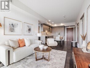 27 McMahon Dr in Toronto, ON - Building Photo - Building Photo