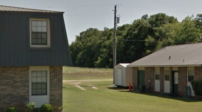 property at 401 Dogwood Dr