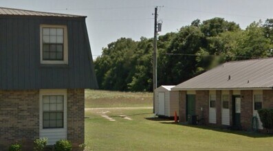 401 Dogwood Dr in Hartford, AL - Building Photo - Building Photo