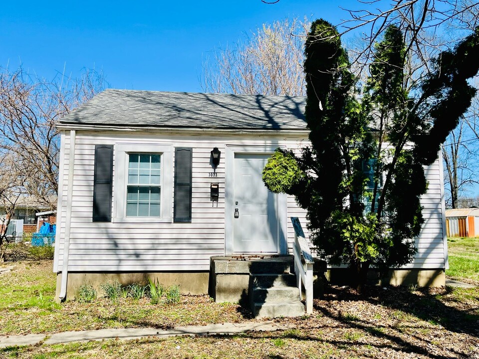 3033 St Dennis Ave in Louisville, KY - Building Photo