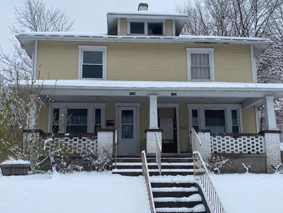 1725-1727-1727 W High St in Springfield, OH - Building Photo