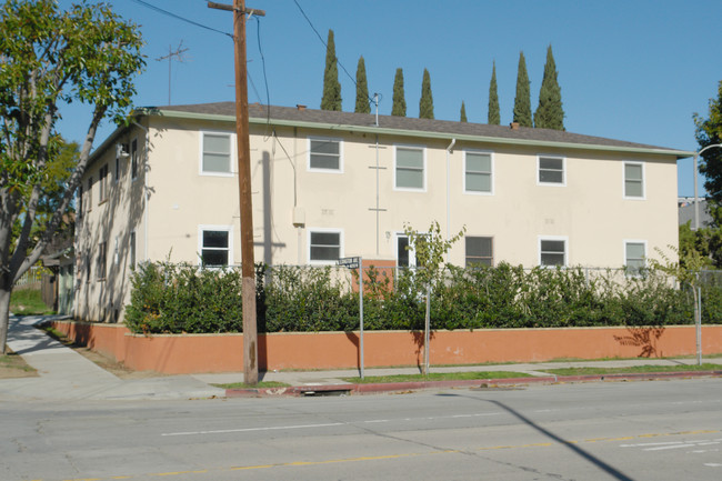 4200-4210 Gateway Ave in Los Angeles, CA - Building Photo - Building Photo