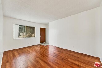 1152 Irolo St-Unit -4 in Los Angeles, CA - Building Photo - Building Photo