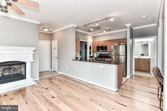 12921 Centre Park Cir-Unit -205 in Herndon, VA - Building Photo - Building Photo