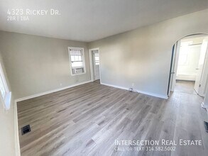 4323 Rickey Dr in St. Louis, MO - Building Photo - Building Photo