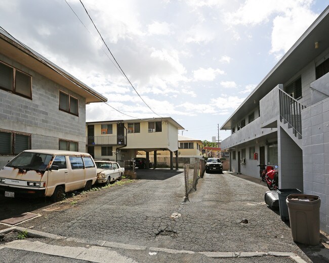 827 Waika Pl in Honolulu, HI - Foto de edificio - Building Photo