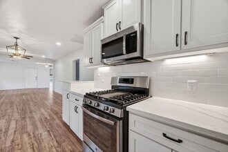 4520 Sharon St in Houston, TX - Building Photo - Building Photo