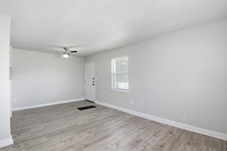 6318 Laramie St in Humble, TX - Building Photo - Building Photo